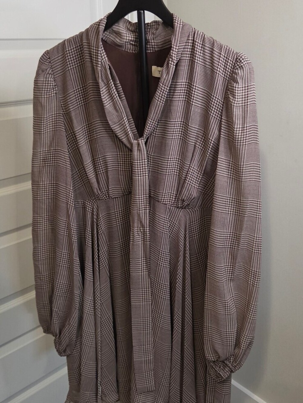 Taylor Women's Long Sleeve Plaid Midi Dress with Neck Tie Collar Size 16